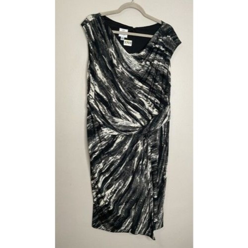 Suzi Chin for Maggy Boutique Black/Gray V-Neck Ruched Shift Dress Women Size 14W